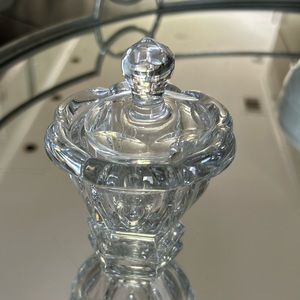 Baccarat (France) decorative small jar.